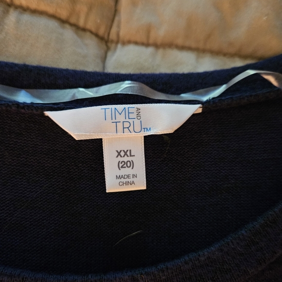 Sweater - Picture 3 of 5